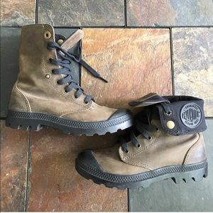 Palladium boots size 5.5